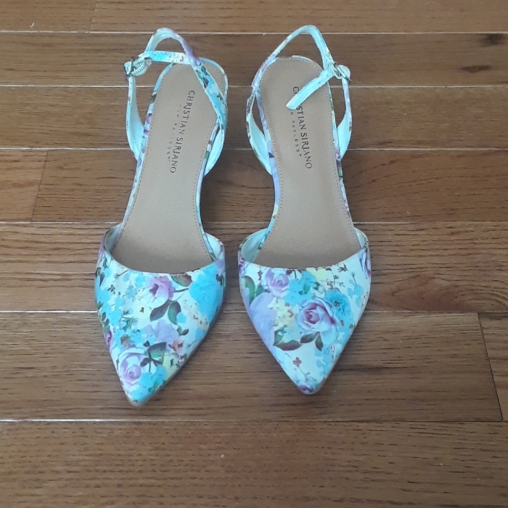 1 1/2 inch pastel colored floral closed toe heels